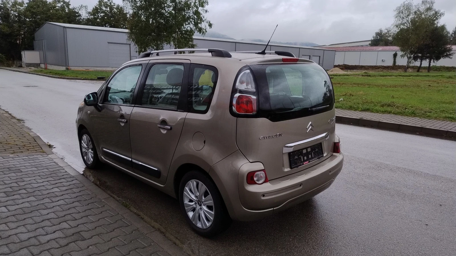 Citroen C3 Picasso 1.6hdi * ОТЛИЧНА*  - изображение 4