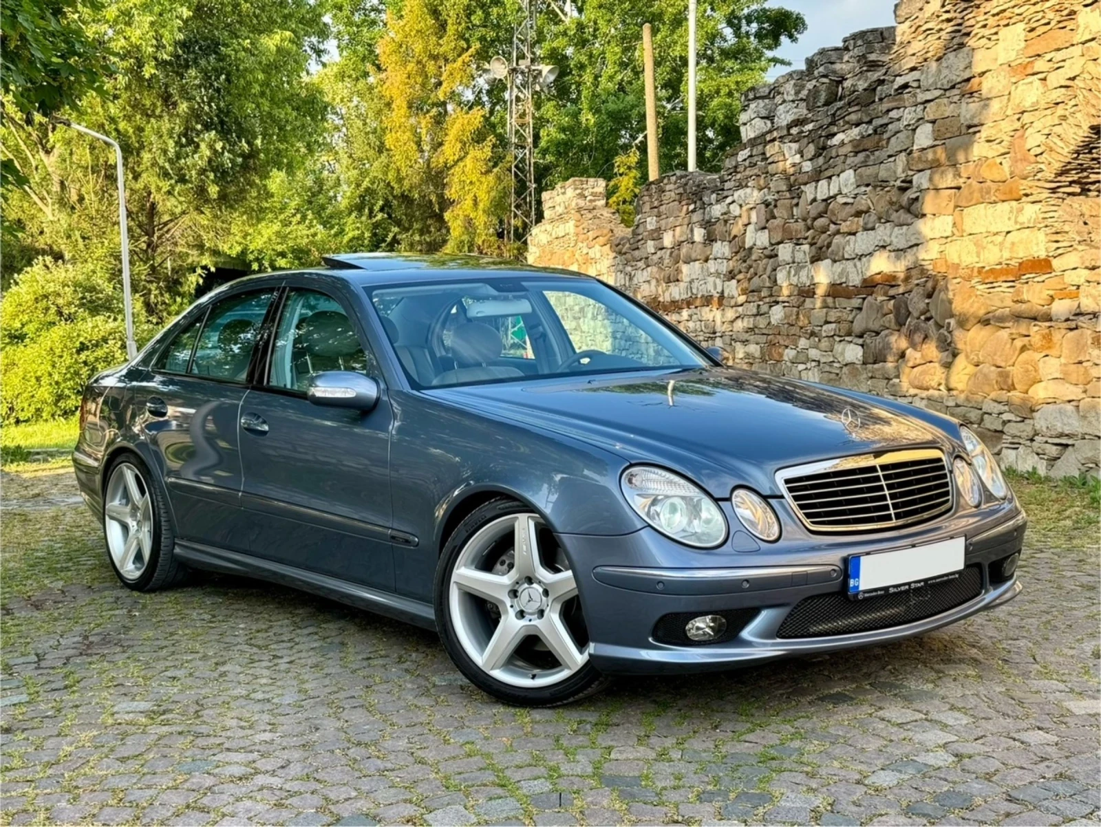 Mercedes-Benz E 500 AMG ПАКЕТ ! 111456км! - изображение 2