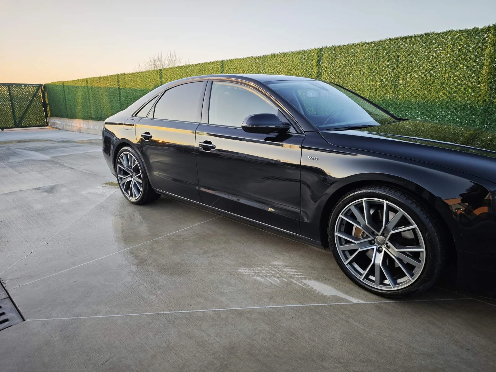 Audi A8 s8 - изображение 2