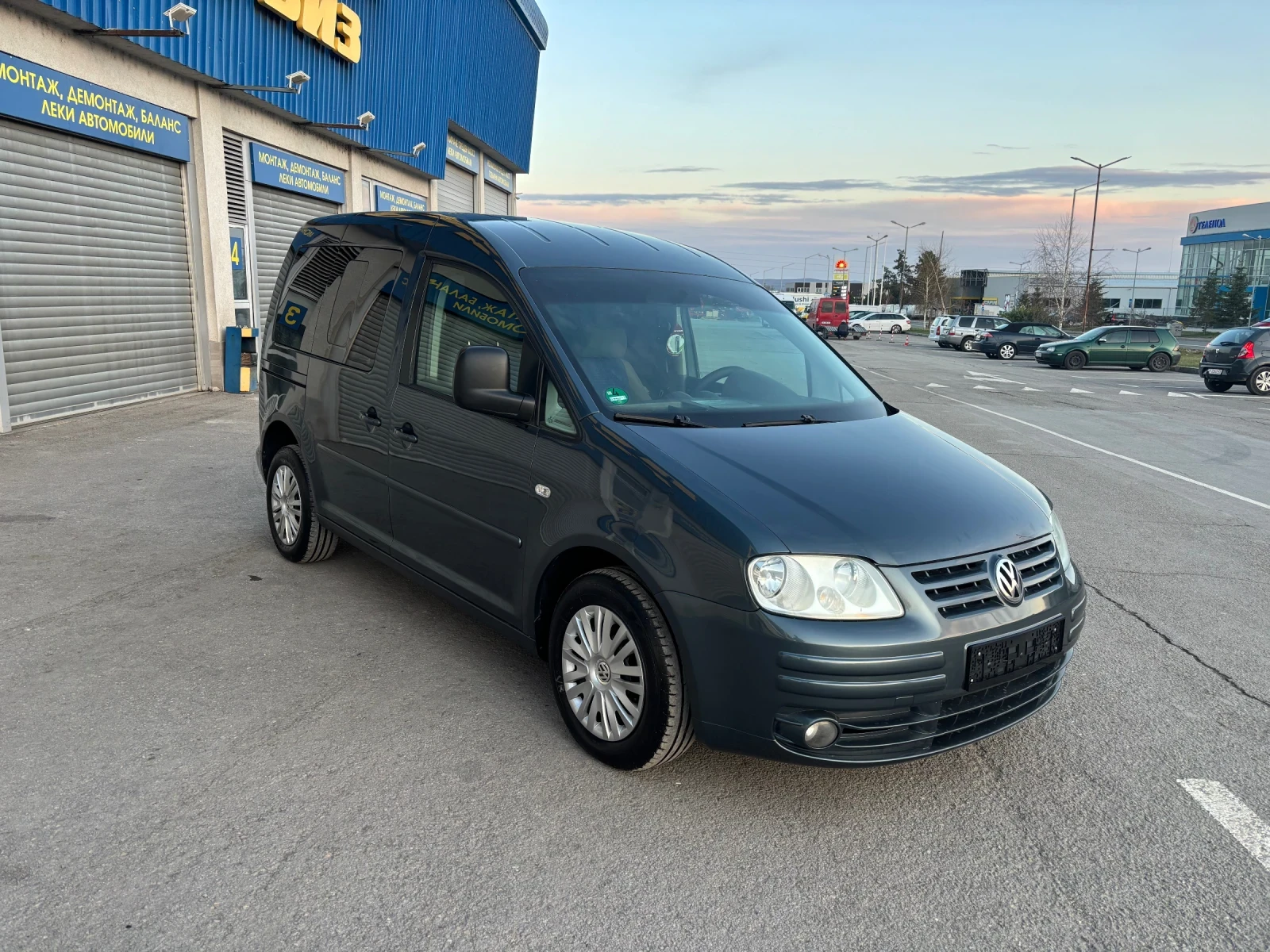 VW Caddy 1.9TDI  LIFE  7 места - изображение 2