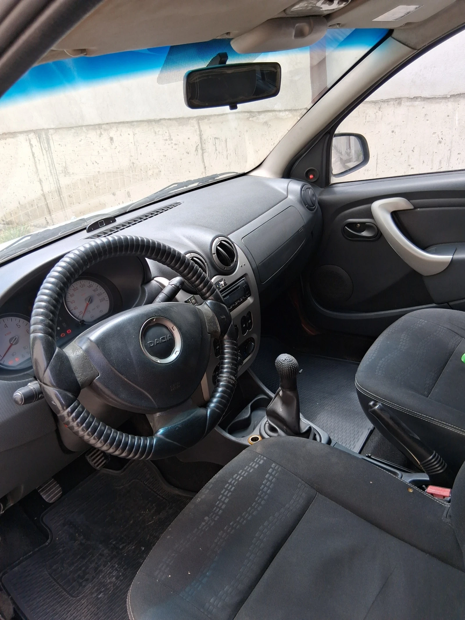Dacia Sandero  1.6 benzin gas - изображение 8