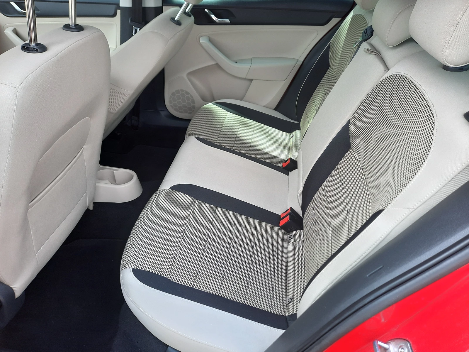 Skoda Rapid 1.6 TDI - изображение 7