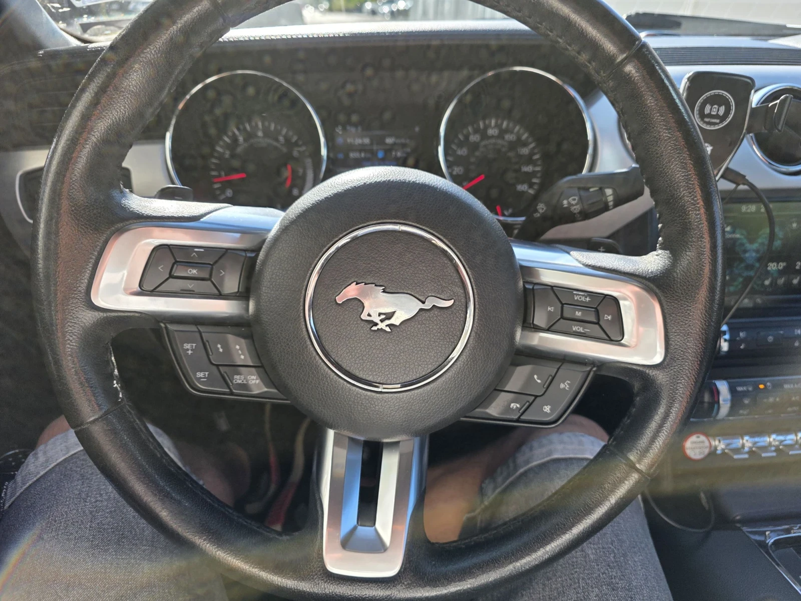 Ford Mustang Premium  - изображение 2