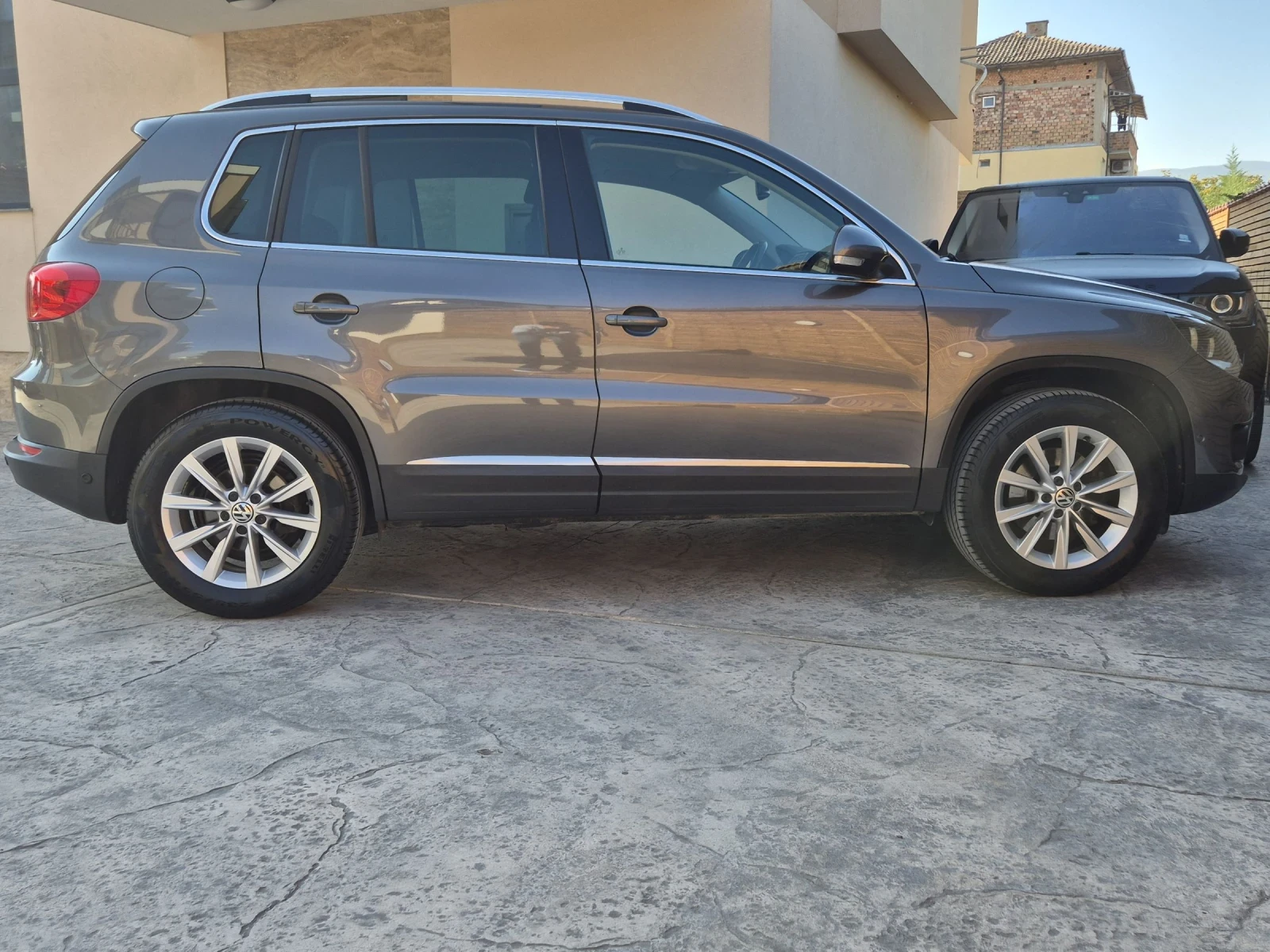 VW Tiguan 2.0TDI* ДОКАЗАНИ КИЛОМЕТРИ*  - изображение 4