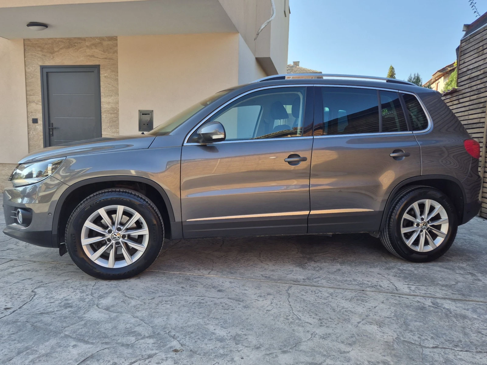 VW Tiguan 2.0TDI* ДОКАЗАНИ КИЛОМЕТРИ*  - изображение 8