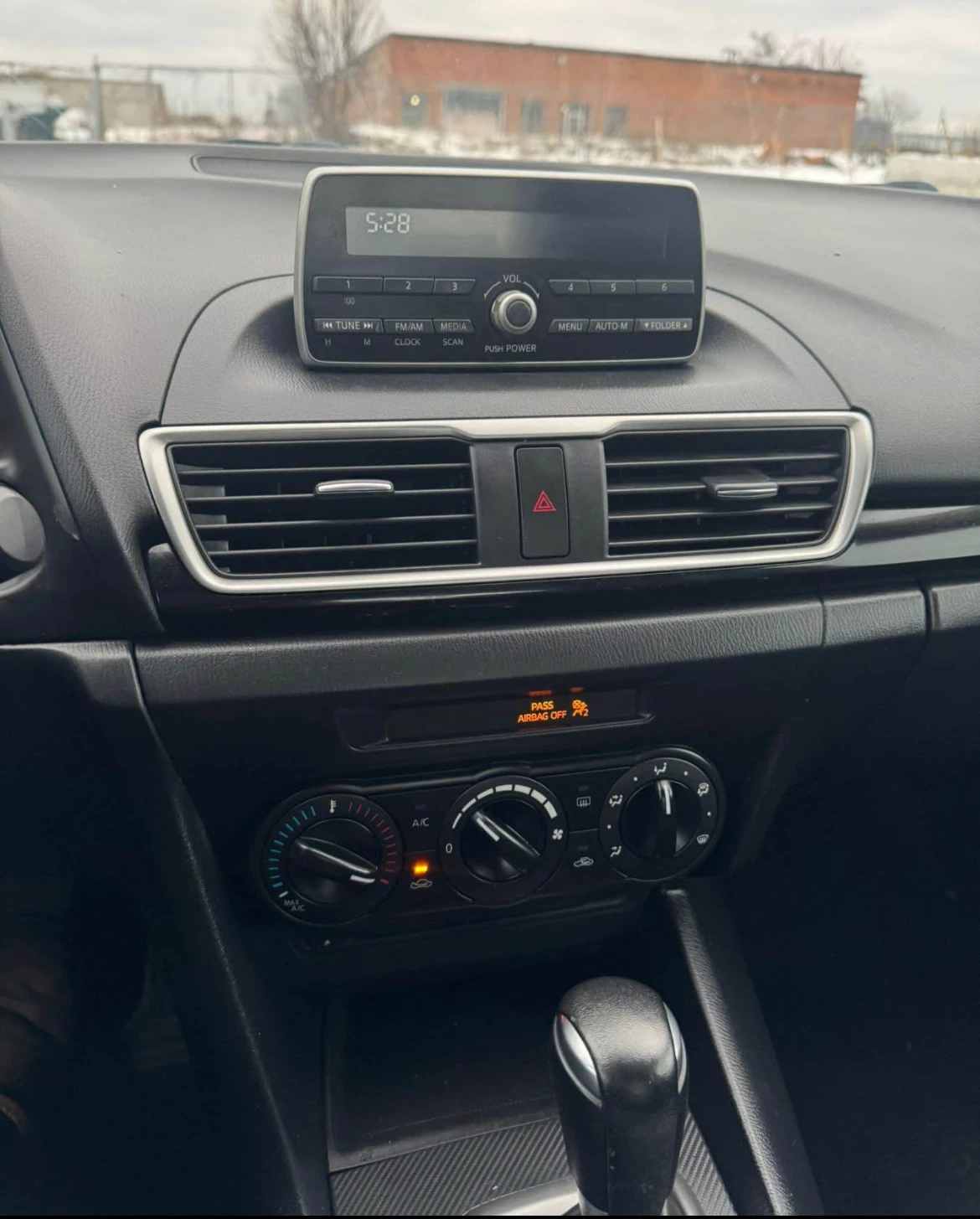 Mazda 3 АВТОМАТИК * * CARFAX * * АВТО КРЕДИТ * *  - изображение 10