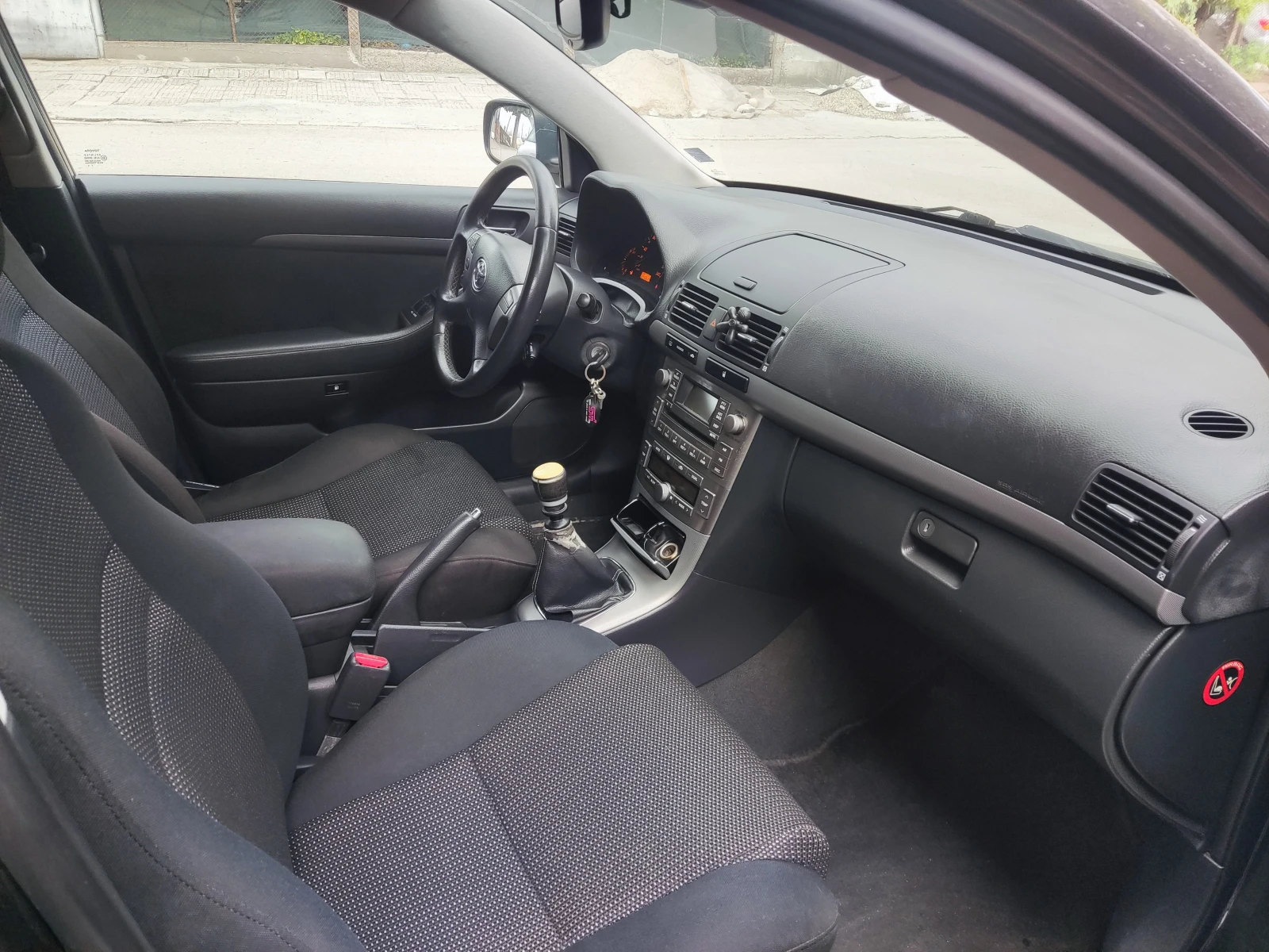 Toyota Avensis, снимка 10 - Автомобили и джипове - 53932933