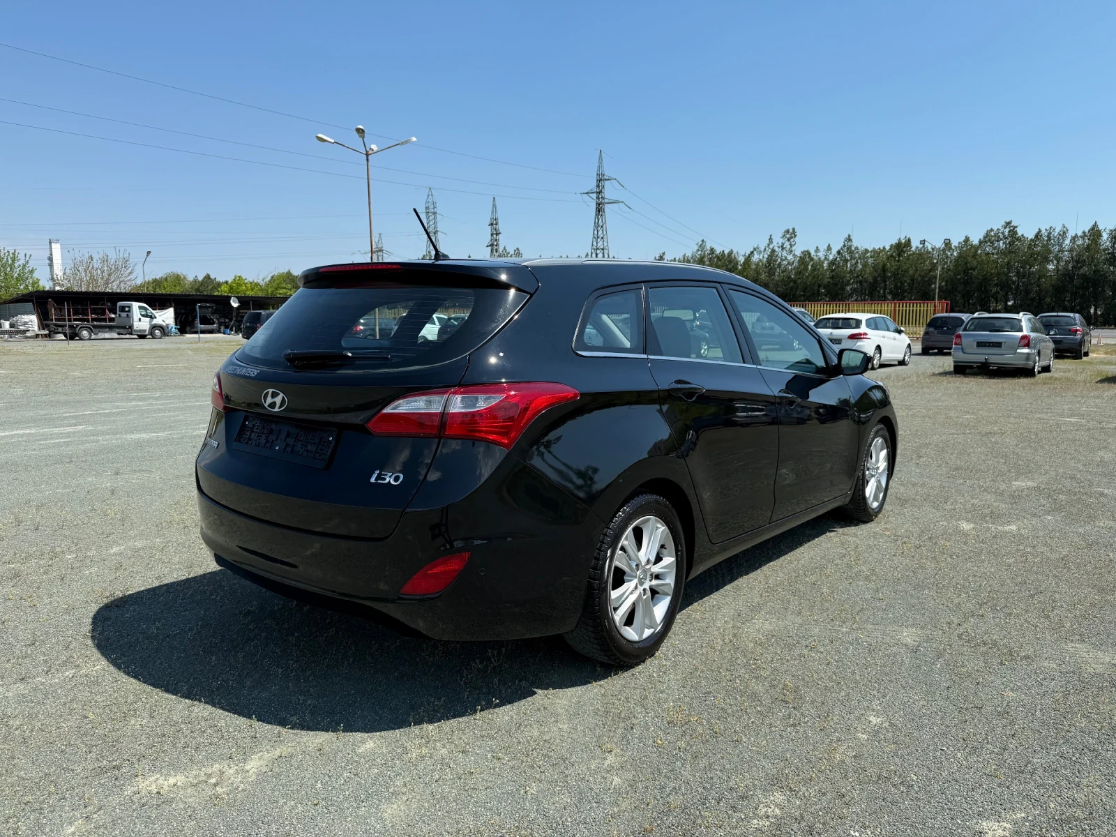 Hyundai I30 Комби, снимка 4 - Автомобили и джипове - 54479076