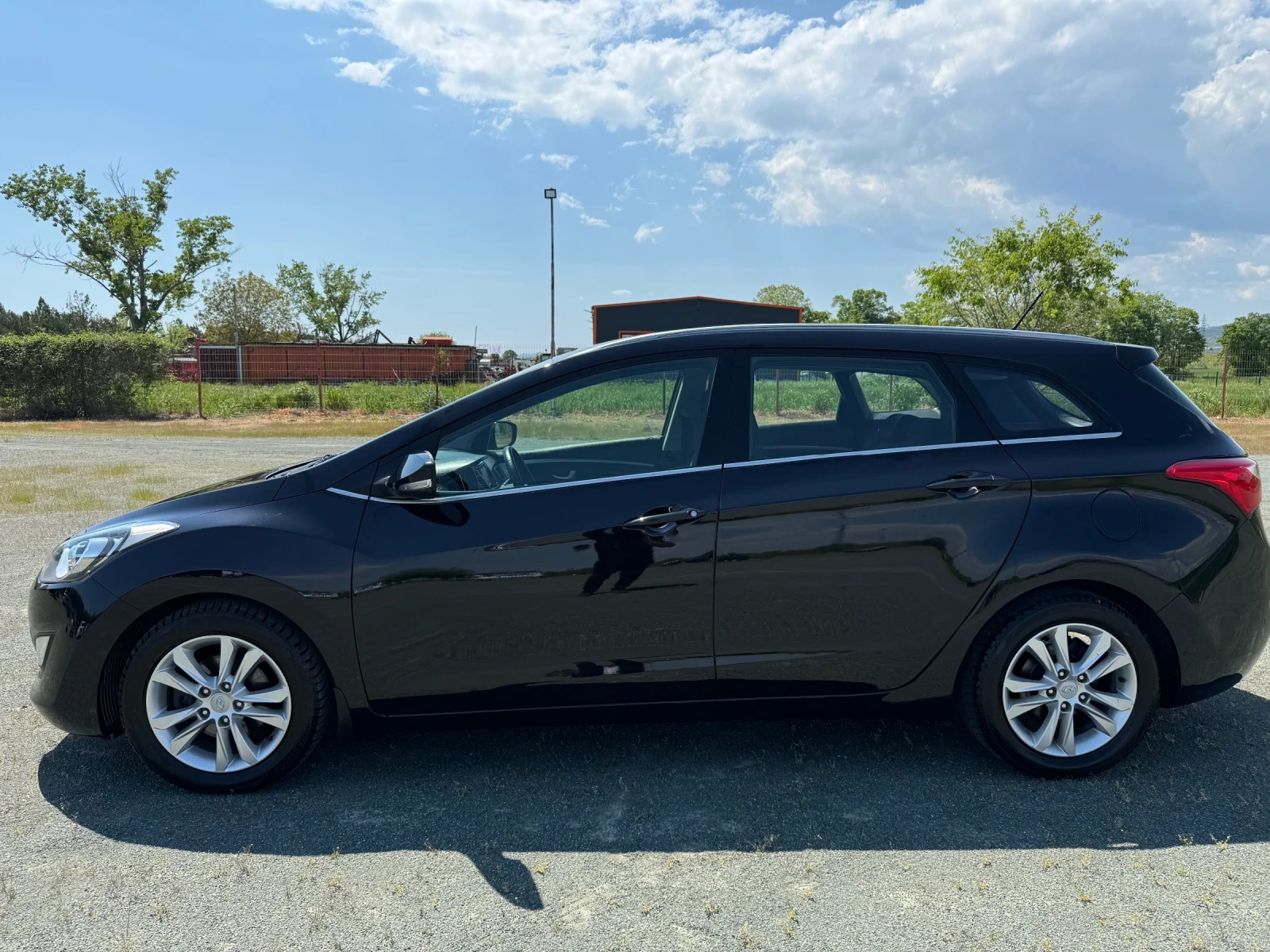 Hyundai I30 Комби, снимка 6 - Автомобили и джипове - 54479076