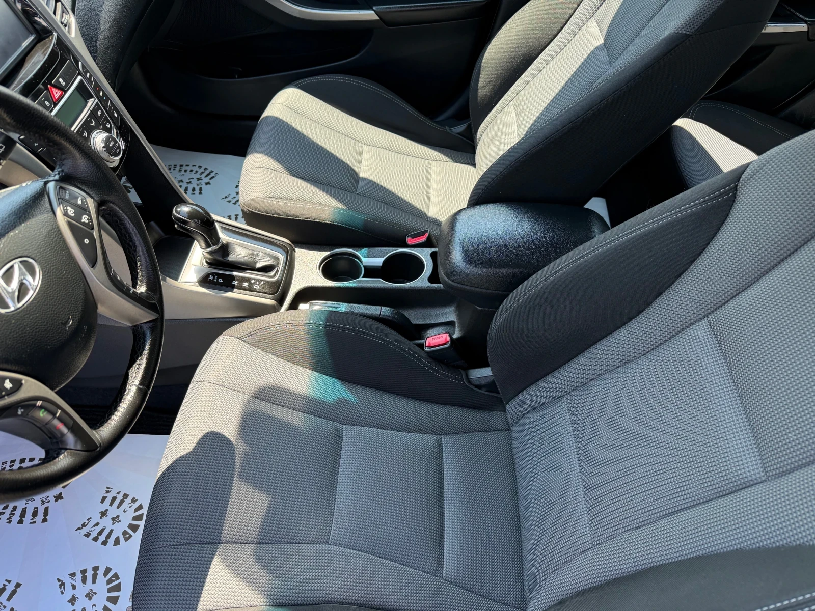 Hyundai I30 Комби, снимка 8 - Автомобили и джипове - 54479076