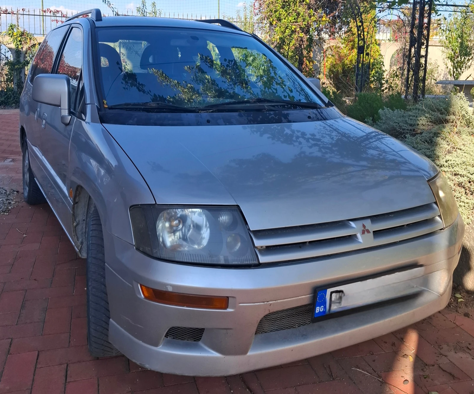 Mitsubishi Space runner
