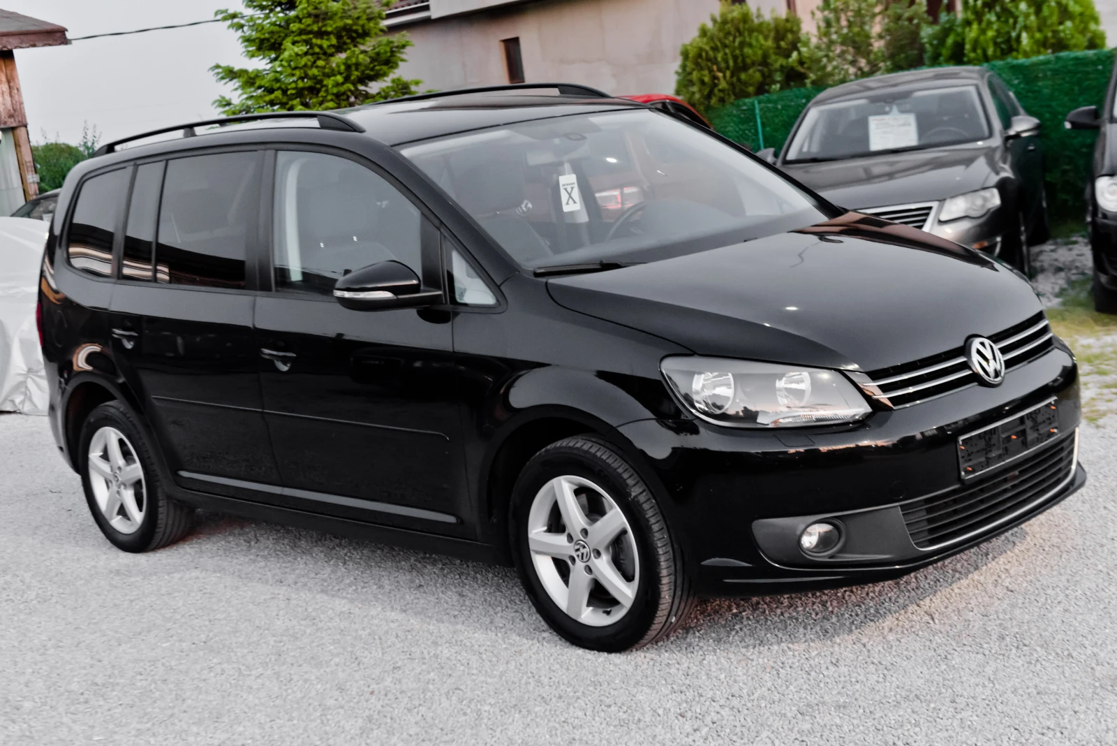 VW Touran 2.0tdi 140ks 2013g 6sk, снимка 3 - Автомобили и джипове - 54703208