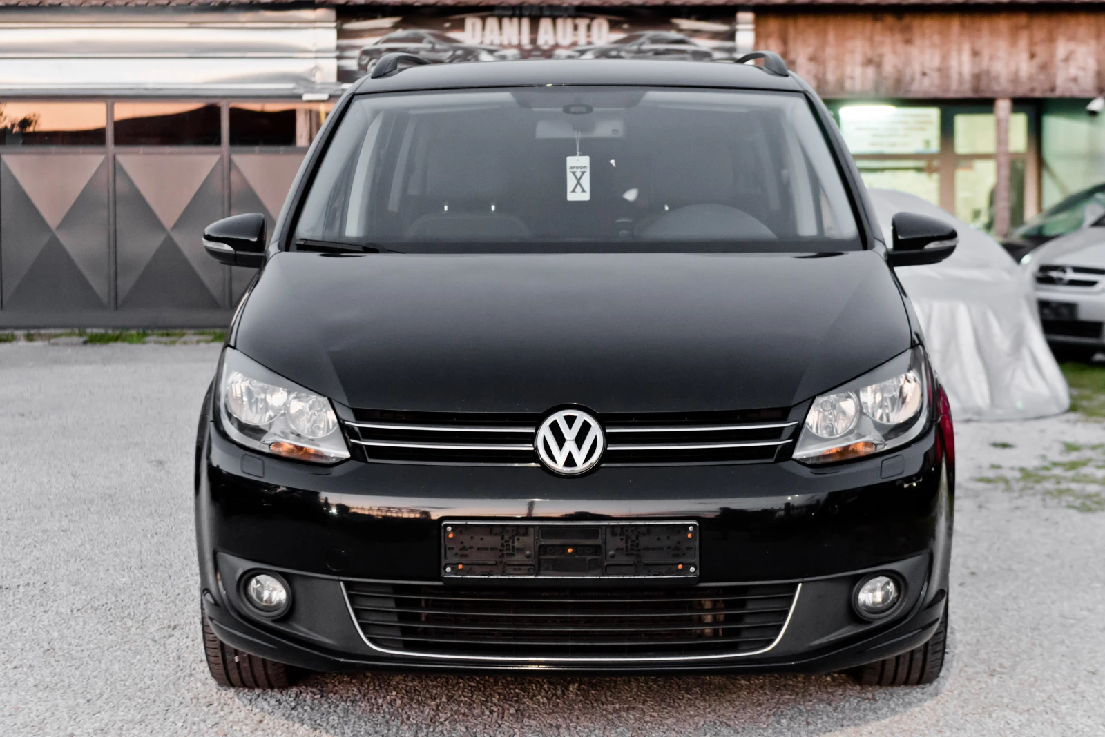 VW Touran 2.0tdi 140ks 2013g 6sk, снимка 2 - Автомобили и джипове - 54703208