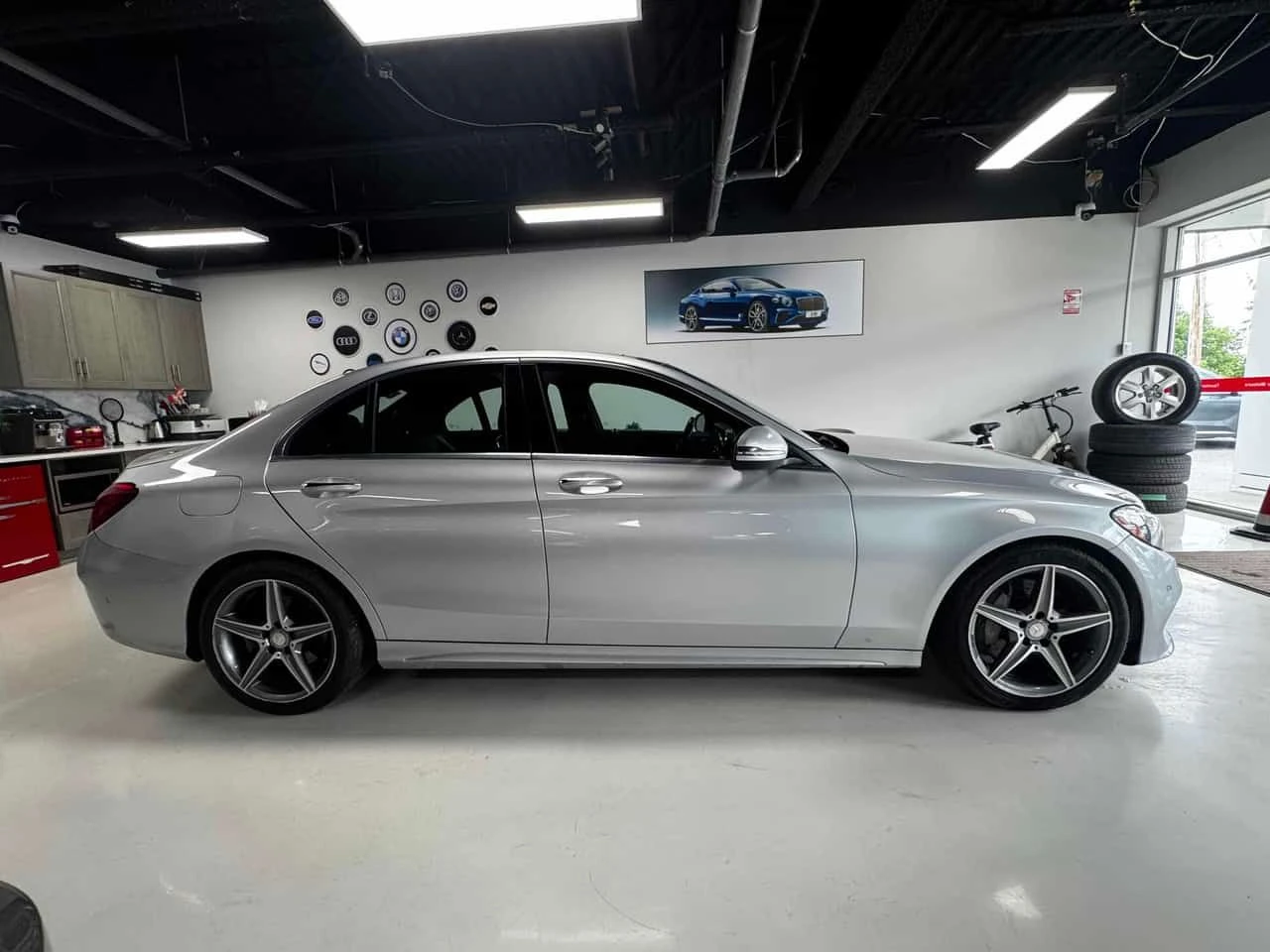 Mercedes-Benz C 300 4MATIC * AMG PACK* ПОДГРЕВ* ПАНОРАМА* КАМЕРА*  , снимка 4 - Автомобили и джипове - 55004253