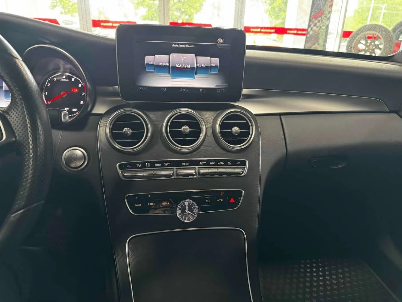 Mercedes-Benz C 300 4MATIC * AMG PACK* ПОДГРЕВ* ПАНОРАМА* КАМЕРА*  , снимка 9 - Автомобили и джипове - 55004253