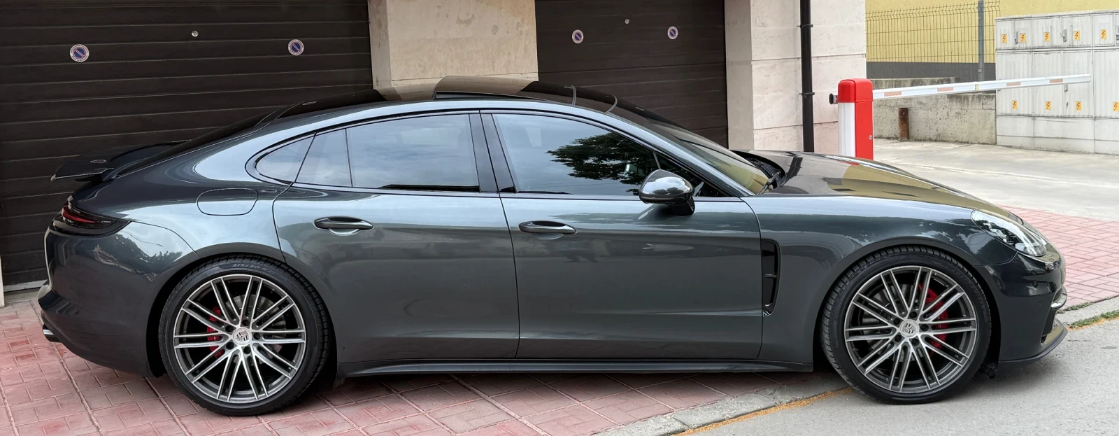 Porsche Panamera * 4S* CHRONO* ОБДУХВАНЕ* ПОРЪЧКОВ* ТОП* , снимка 5 - Автомобили и джипове - 55036240