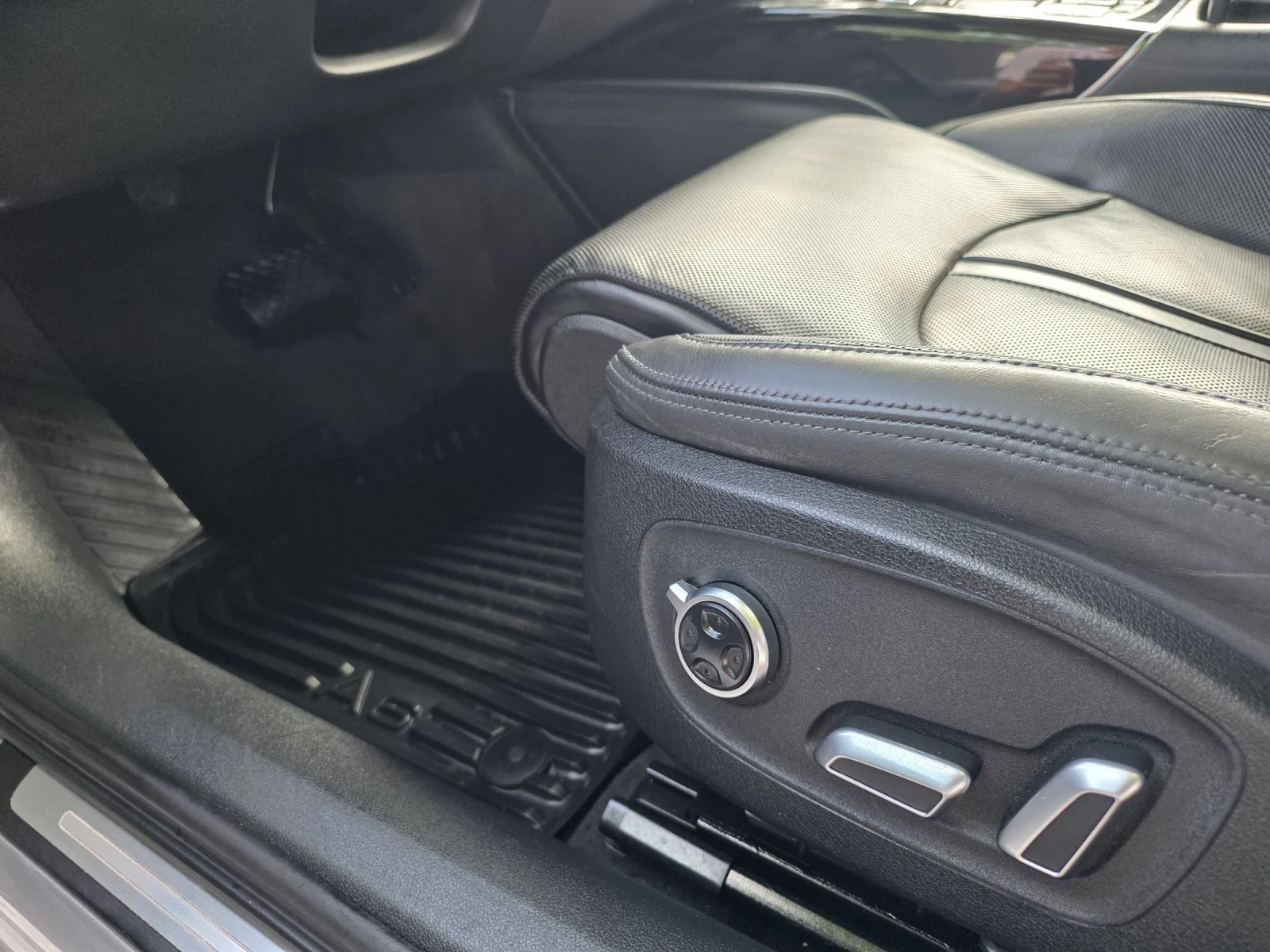Audi A6 Allroad 3.0Bitdi 320p.s Bose Distronic , снимка 15 - Автомобили и джипове - 55430117
