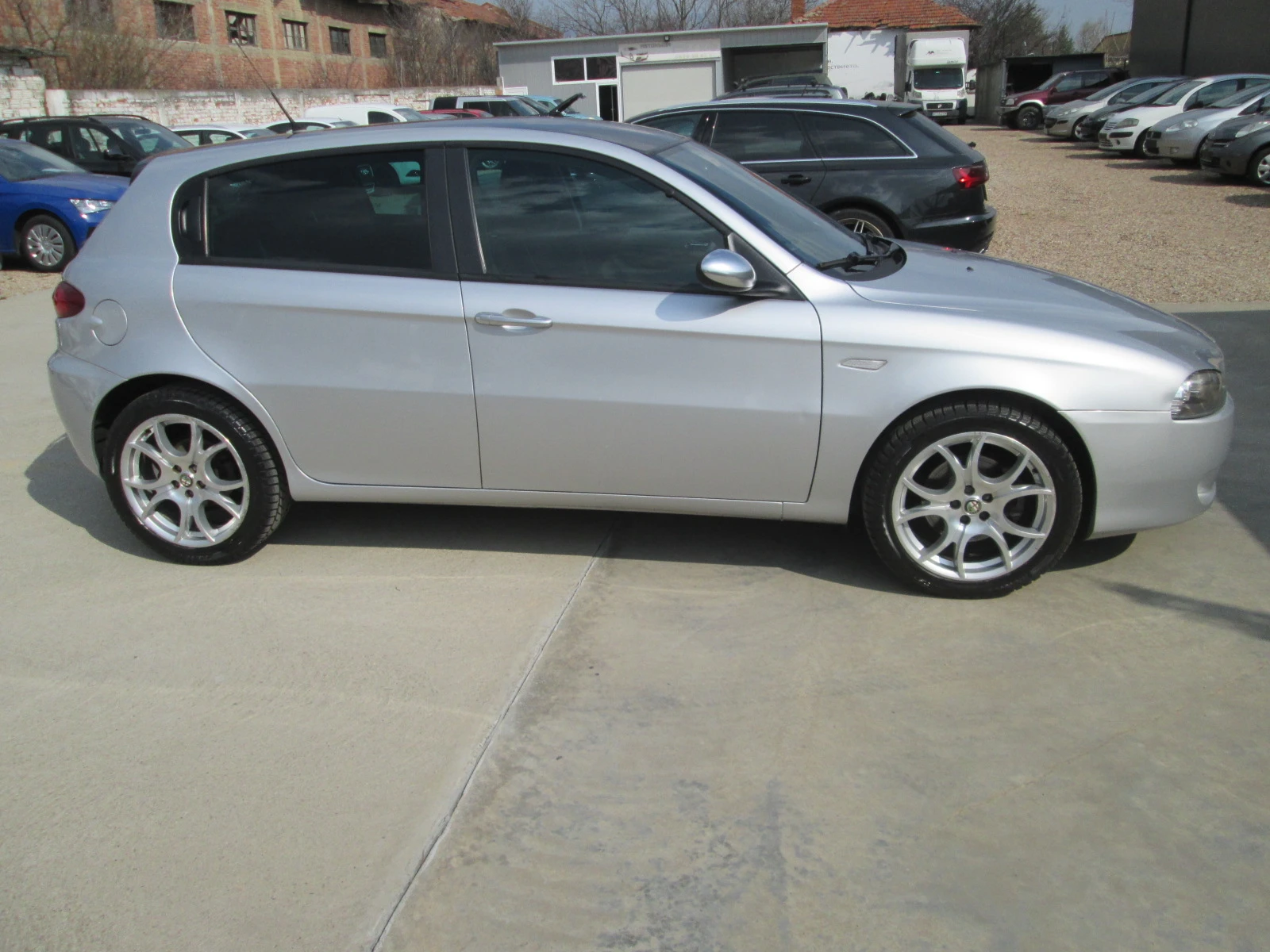 Alfa Romeo 147 1.6I 105kc.КЛИМАТИК-СЕРВИЗНА ИСТОРИЯ, снимка 3 - Автомобили и джипове - 55732763