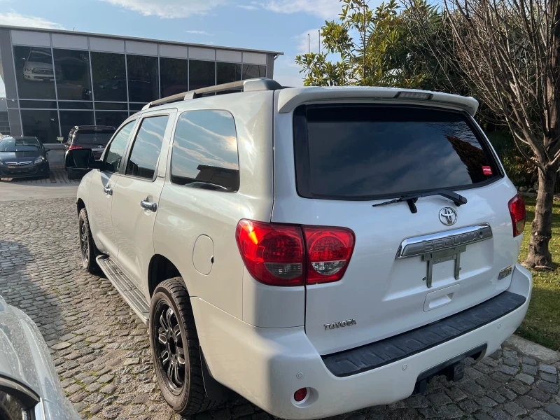 Toyota Sequoia 5.7 Platinum, снимка 7 - Автомобили и джипове - 48452902