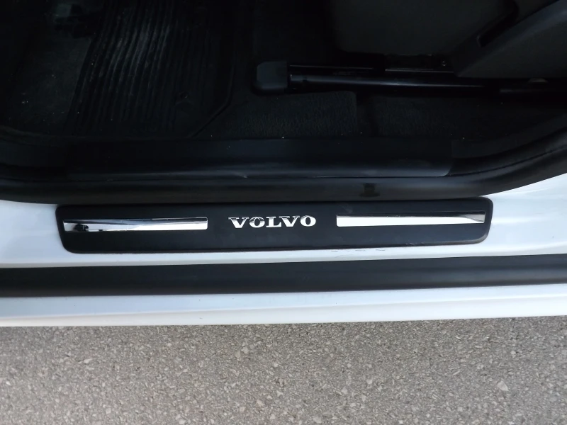 Volvo XC60 D5244T17, снимка 7 - Автомобили и джипове - 48631585