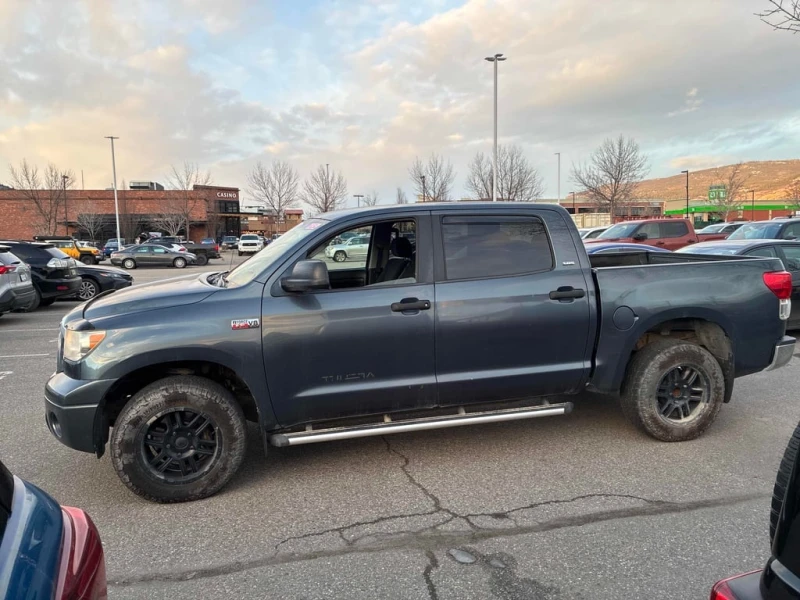 Toyota Tundra * SR5 * CARFAX * БЕЗ ПЪРВОНАЧАЛНА ВНОСКА, снимка 2 - Автомобили и джипове - 53062730