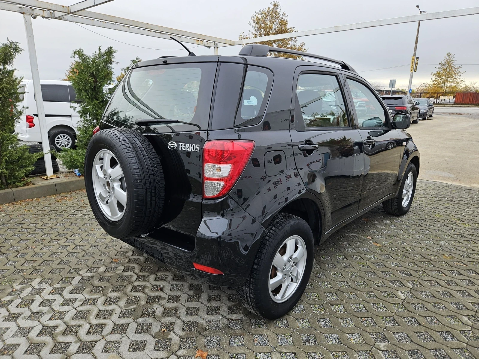 Daihatsu Terios 1.5i-105кс= АВТОМАТ= 4х4= КЛИМАТИК= 178.000км - изображение 3