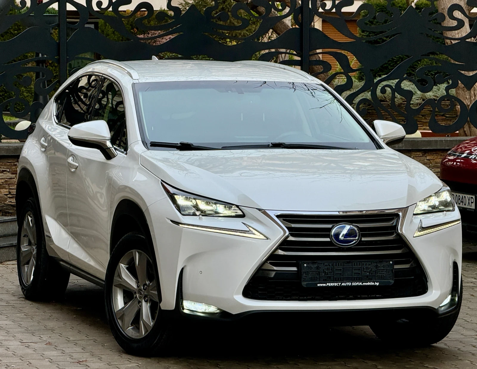 Lexus NX 300h LUXURY-KELESS-ОБДУХВАНЕ-ПОДГРЕВ-MATRIX-КАТО НОВ!!  - изображение 6