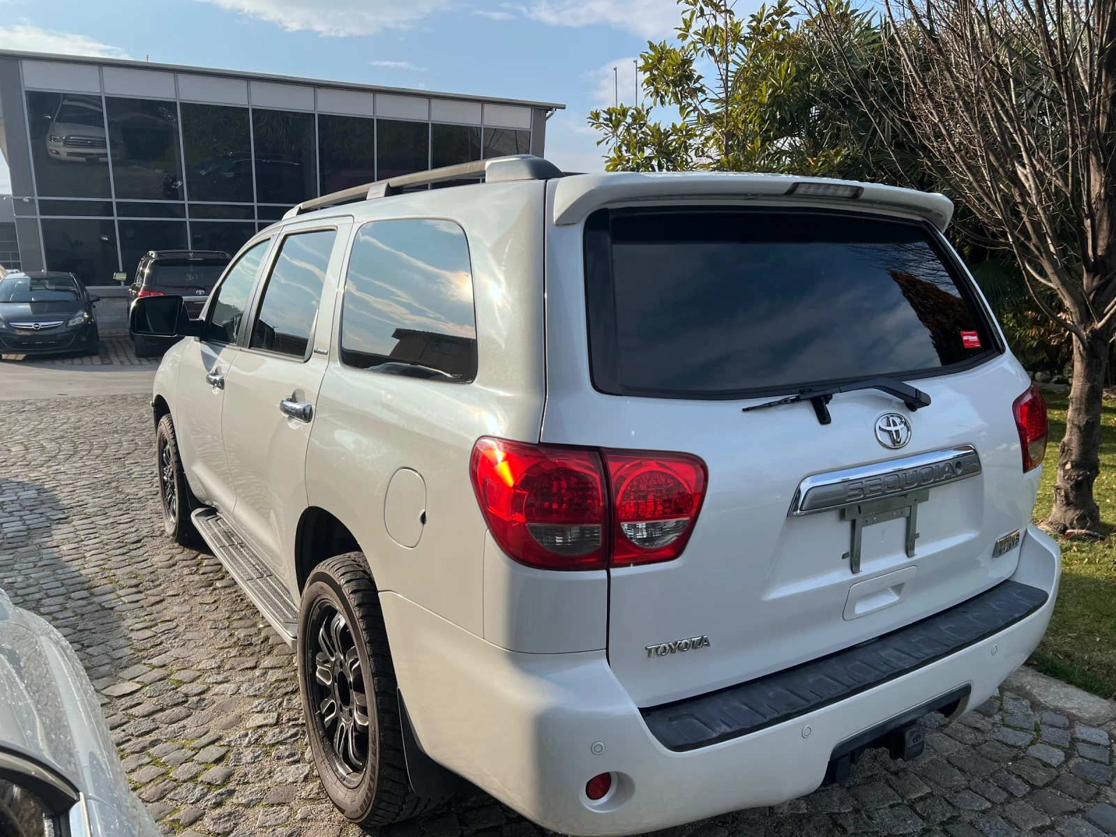 Toyota Sequoia 5.7 Platinum - изображение 7