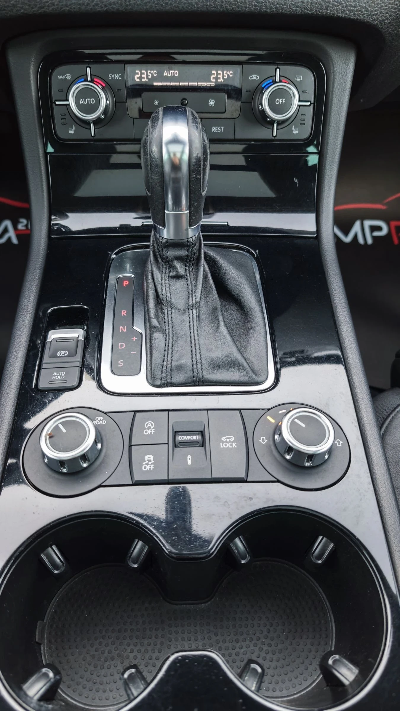 VW Touareg 3.0TDI 240kc.4x4  | Mobile.bg   14