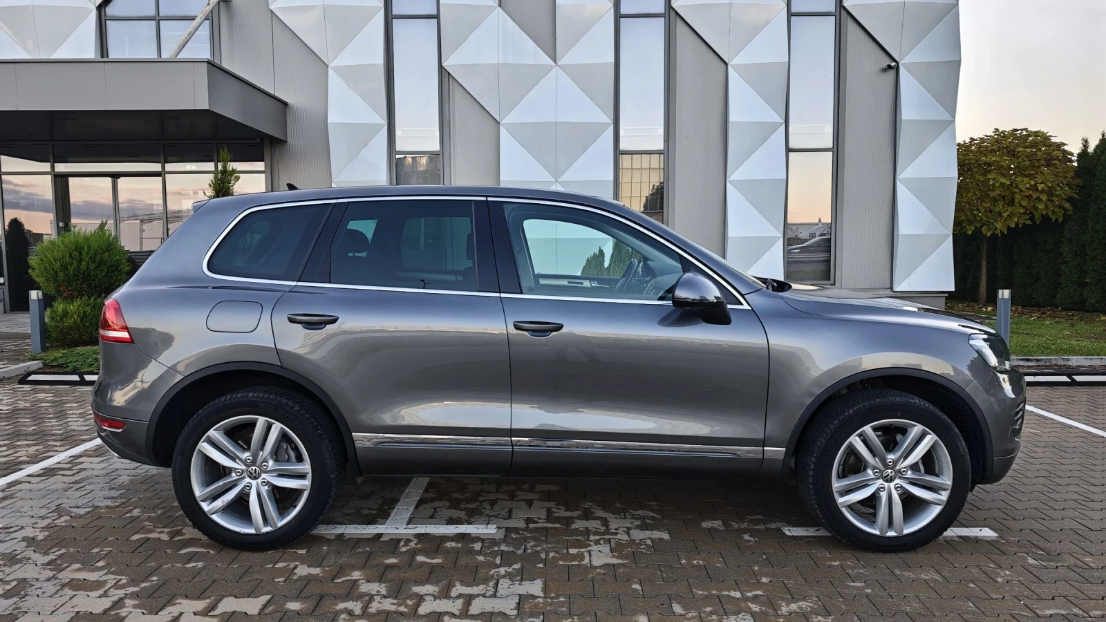 VW Touareg 3.0TDI 240kc.4x4  | Mobile.bg   6