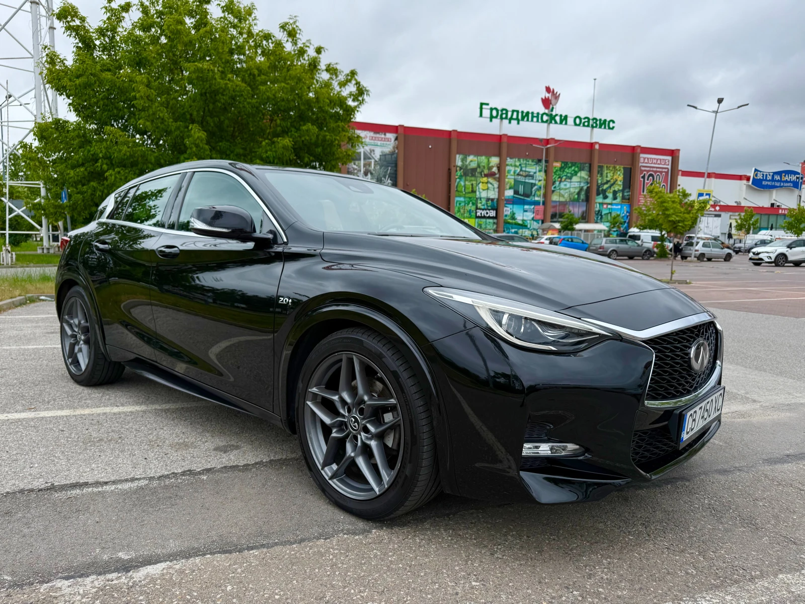 Infiniti Q30 2.0i 211к.с.ГАРАНЦИЯ 6 МЕСЕЦА ИЛИ 5000КМ ШВЕЙЦАРИЯ, снимка 6 - Автомобили и джипове - 54883922