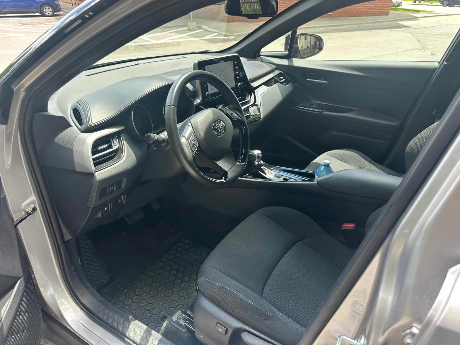 Toyota C-HR FWD * CARFAX * АВТО КРЕДИТ * , снимка 7 - Автомобили и джипове - 54949356