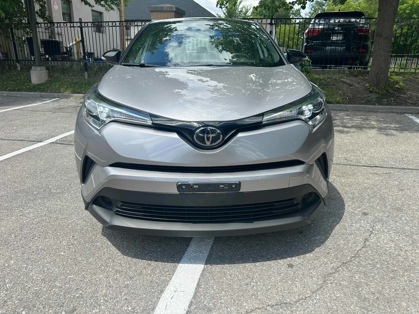 Toyota C-HR FWD * CARFAX * АВТО КРЕДИТ * , снимка 2 - Автомобили и джипове - 54949356