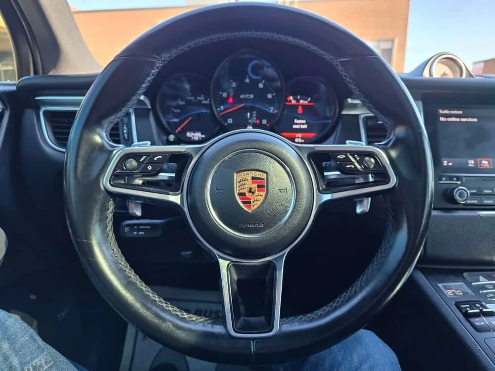 Porsche Macan * GTS * КОЖА/АЛКАНТАРА* ПАНОРАМА* ПРЕДСТАВИТЕЛСТВО, снимка 17 - Автомобили и джипове - 55254968
