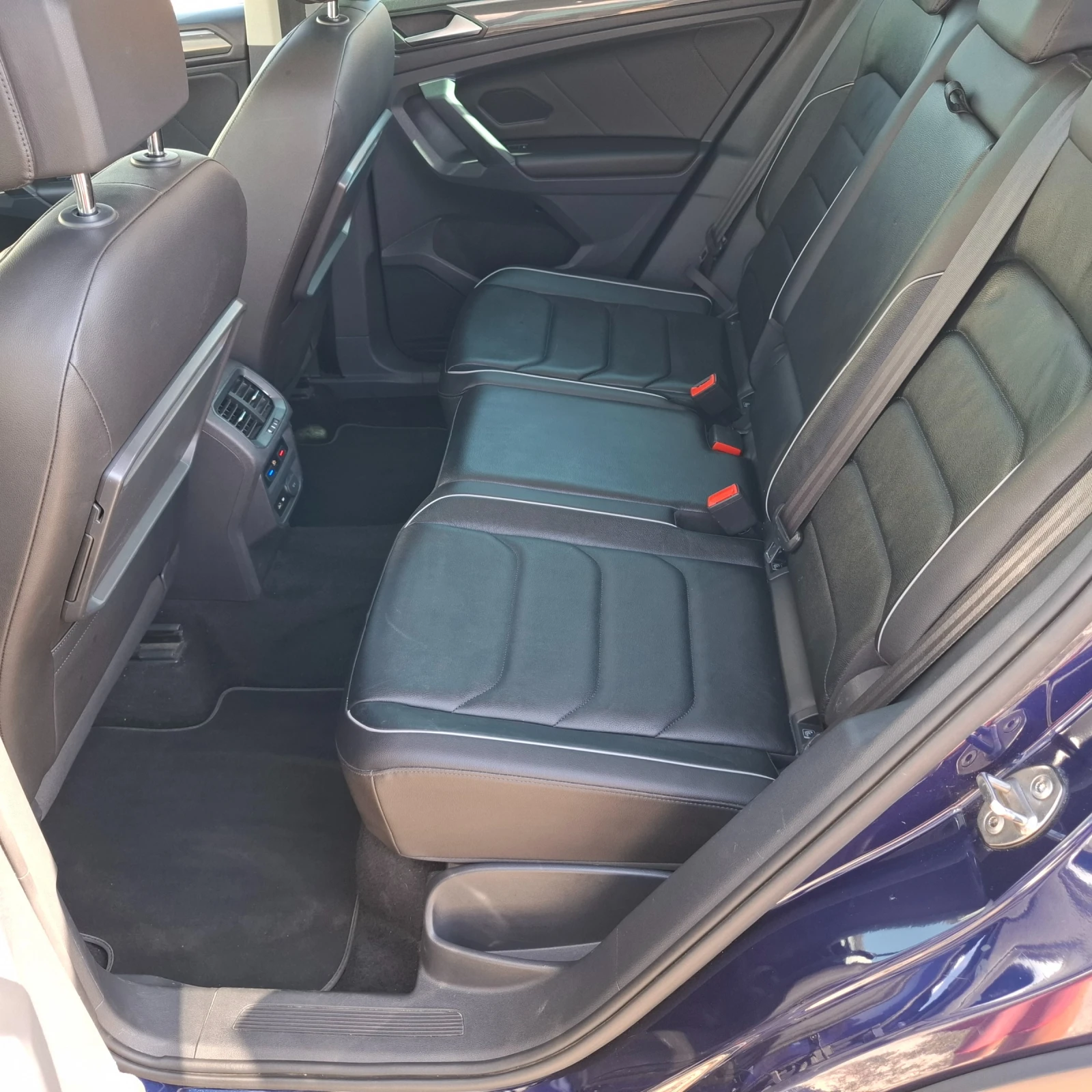 VW Tiguan Highline/DYNAUDIO/Head up/2.0/240кс/4MOTION/360кам, снимка 10 - Автомобили и джипове - 55914629