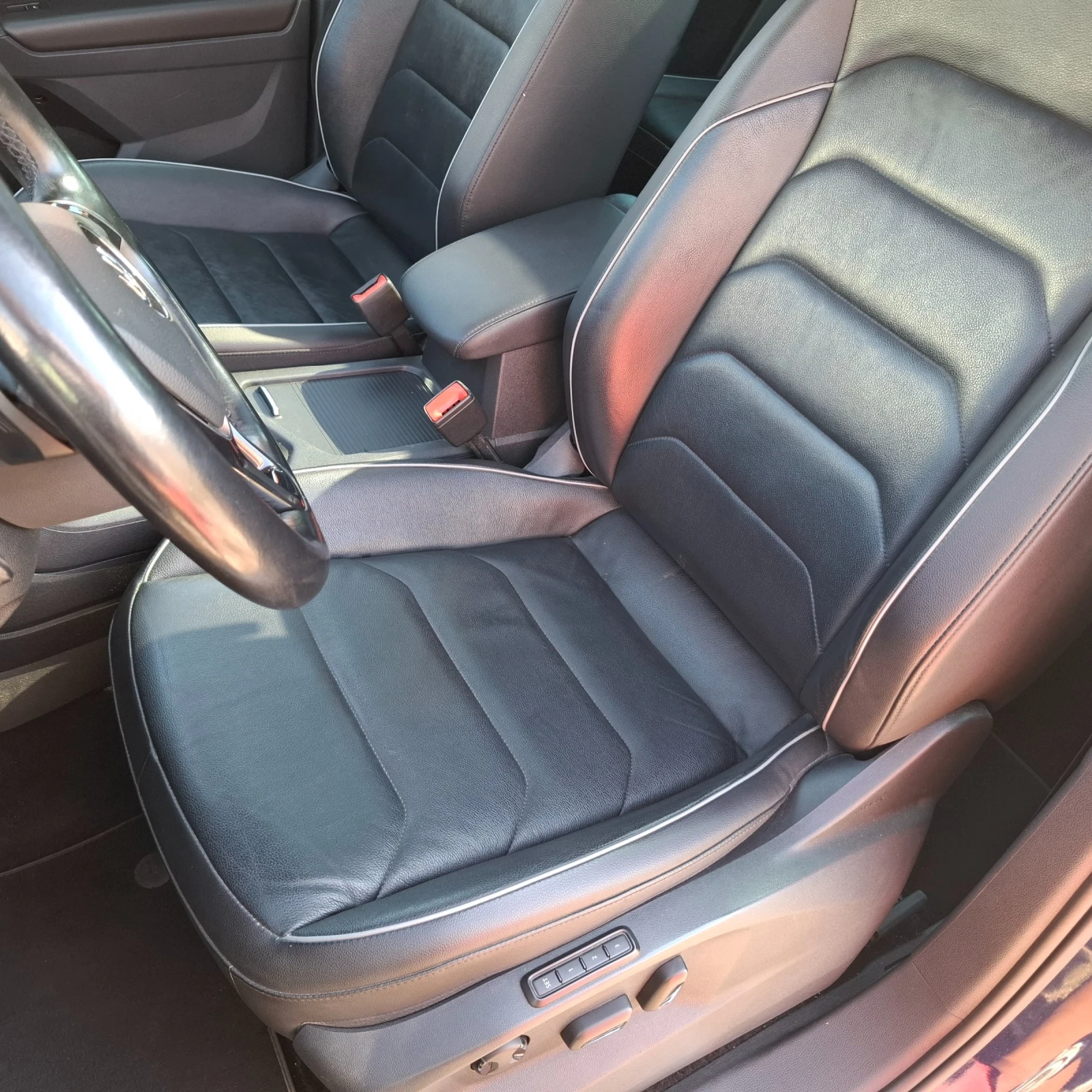 VW Tiguan Highline/DYNAUDIO/Head up/2.0/240кс/4MOTION/360кам, снимка 9 - Автомобили и джипове - 55914629