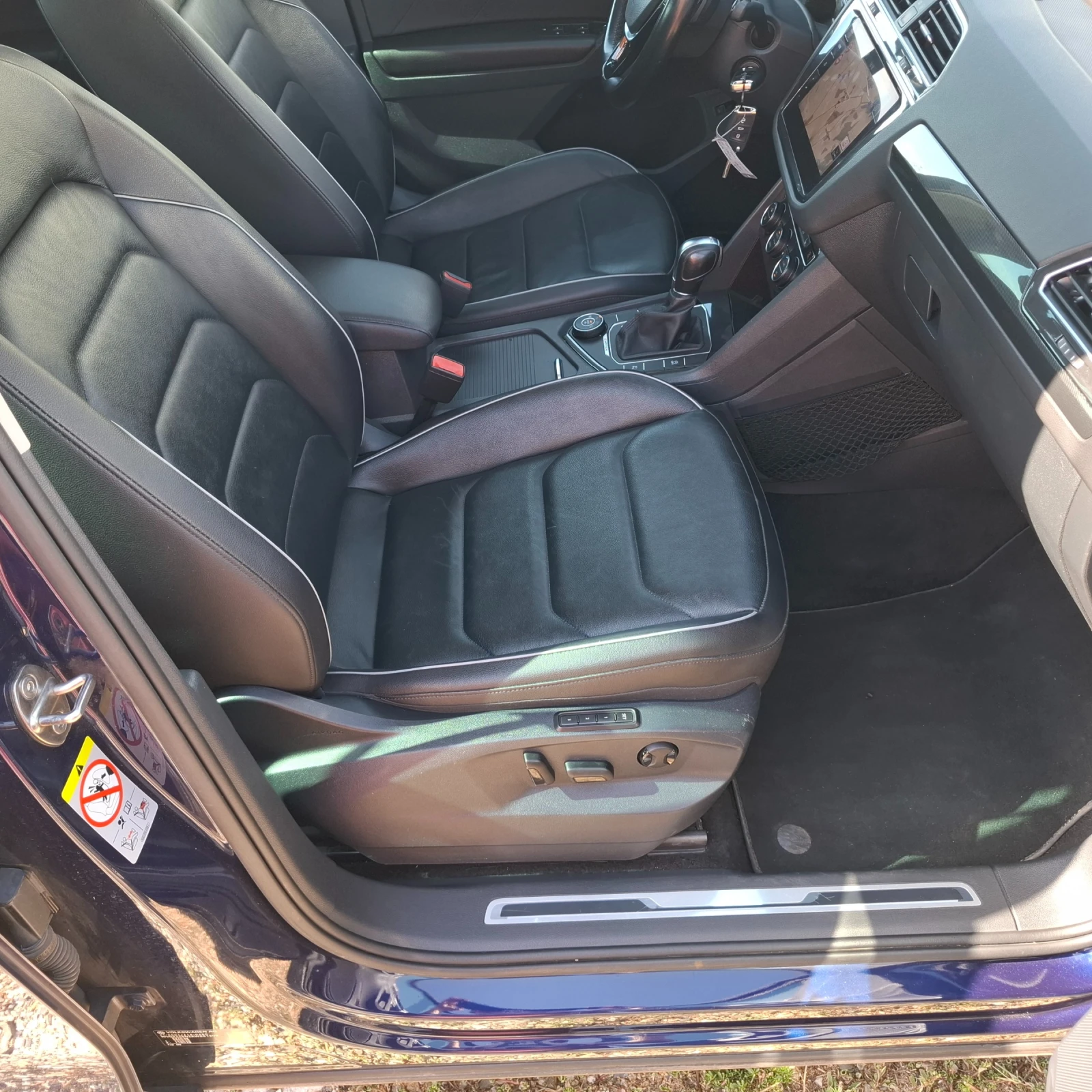 VW Tiguan Highline/DYNAUDIO/Head up/2.0/240кс/4MOTION/360кам, снимка 11 - Автомобили и джипове - 55914629