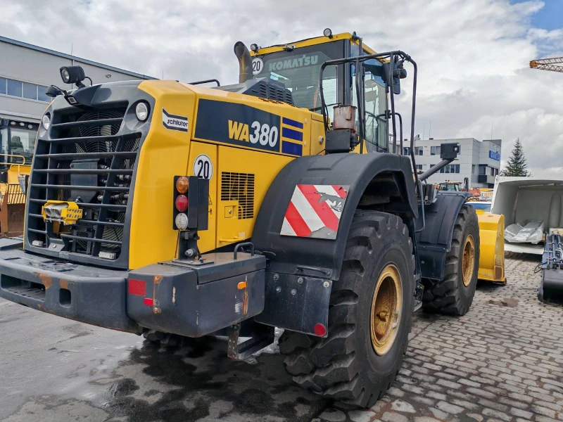 Челен товарач Komatsu WA380-8E0