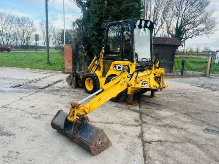 Багер JCB 1CX 4WD, снимка 2 - Индустриална техника - 48521692