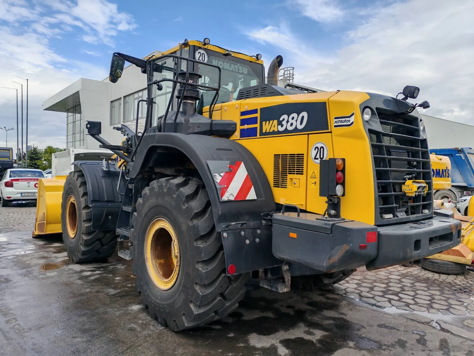Челен товарач Komatsu WA380-8E0 - изображение 2
