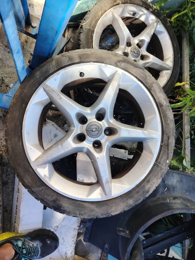 ���� � ������ 225/40R18 | Mobile.bg � ����������� 1