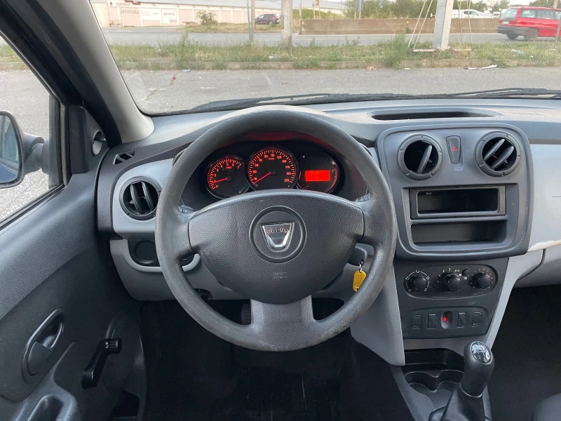 Dacia Logan 1.2i~75hp, снимка 11 - Автомобили и джипове - 44976307