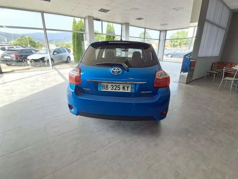 Toyota Auris 1.4 6-ск, снимка 5 - Автомобили и джипове - 46082561