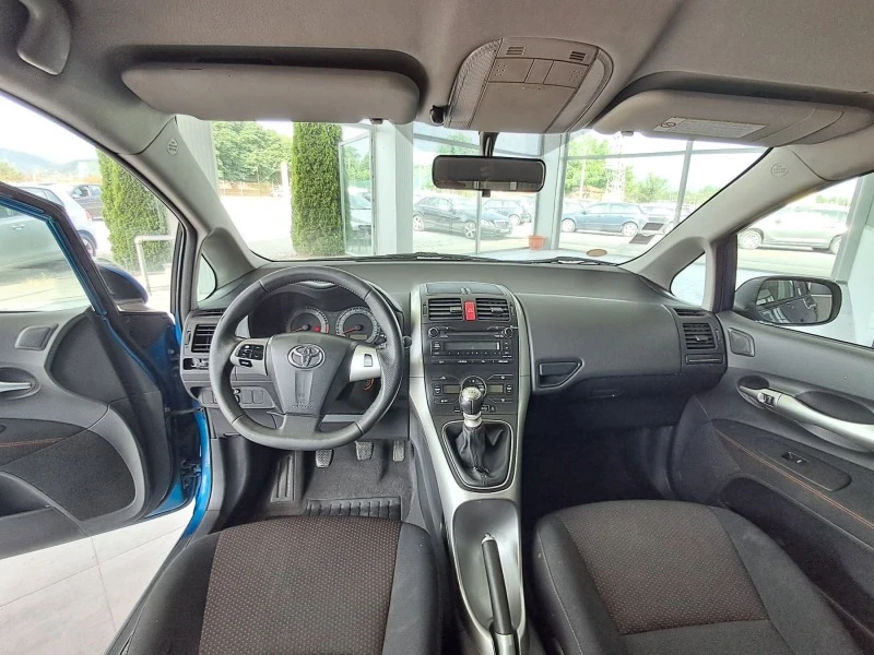 Toyota Auris 1.4 6-ск, снимка 6 - Автомобили и джипове - 46082561