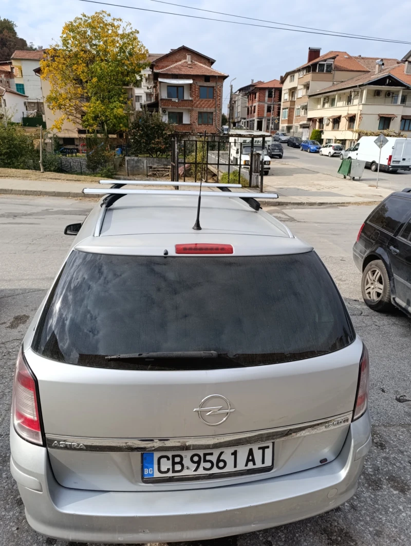 Opel Astra 1.7 CDTi, снимка 11 - Автомобили и джипове - 48319847