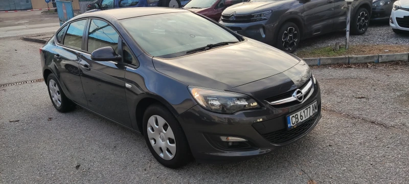 Opel Astra, снимка 2 - Автомобили и джипове - 48097482