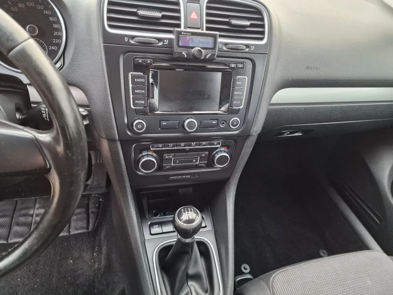 VW Golf 6  105кс НАВИ, снимка 15 - Автомобили и джипове - 48475374