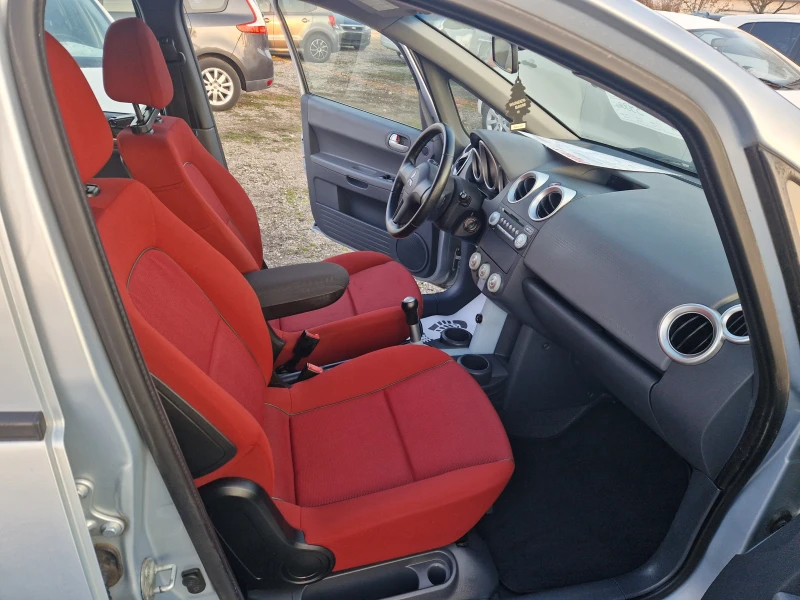 Mitsubishi Colt 1.5i/123000km., снимка 9 - Автомобили и джипове - 48920596