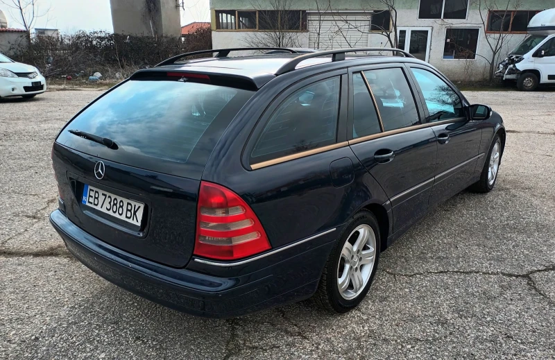 Mercedes-Benz C 270 Avantgarde 2.7CDI, снимка 4 - Автомобили и джипове - 49318413