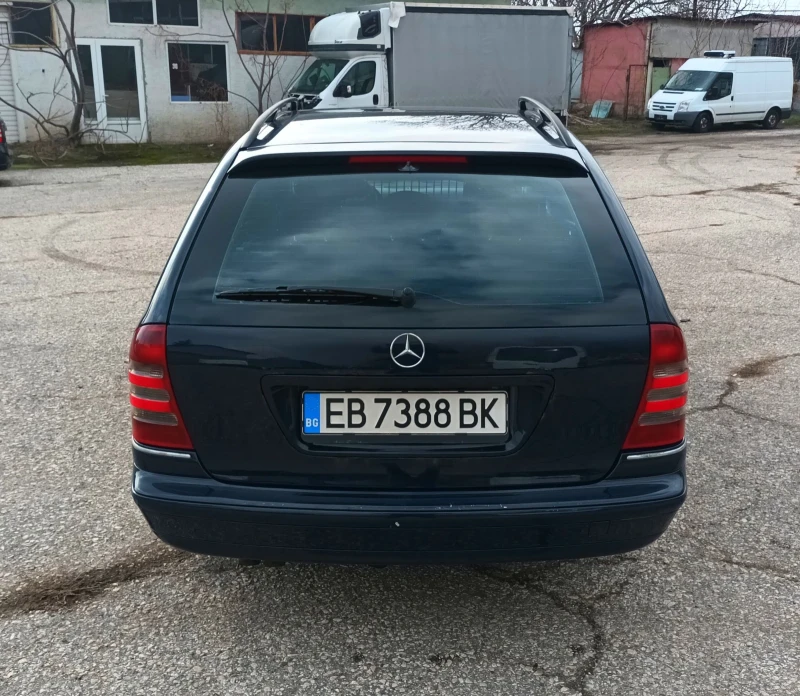 Mercedes-Benz C 270 Avantgarde 2.7CDI, снимка 5 - Автомобили и джипове - 49318413